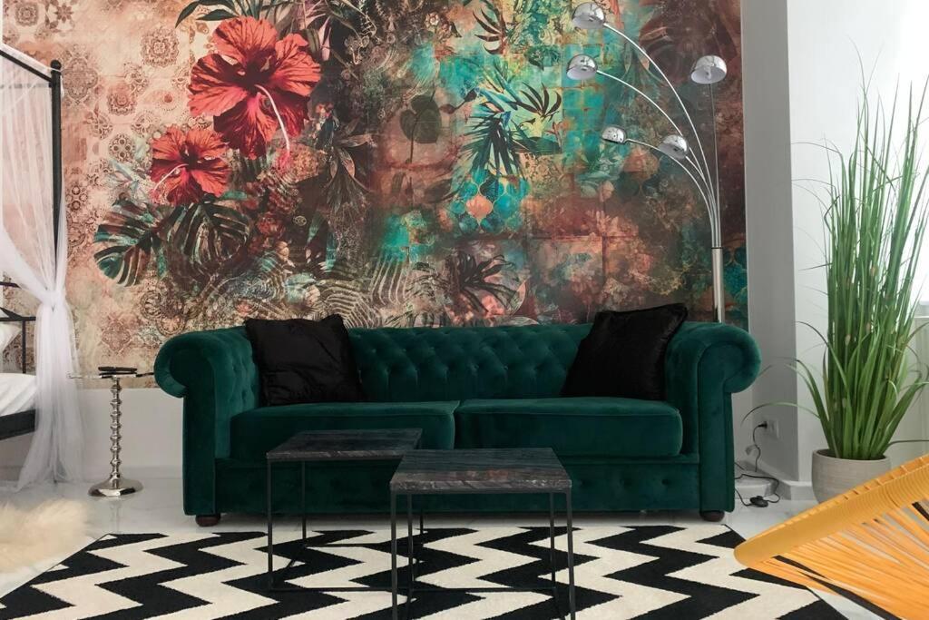 Cool City Center Apt. @ Metro And Shopping Street Виена Екстериор снимка